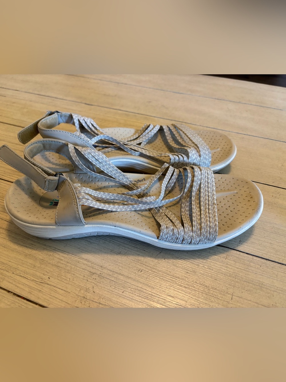 Skechers Reggae Cup Oh Snap Womens 11 Beige Strappy Sandals